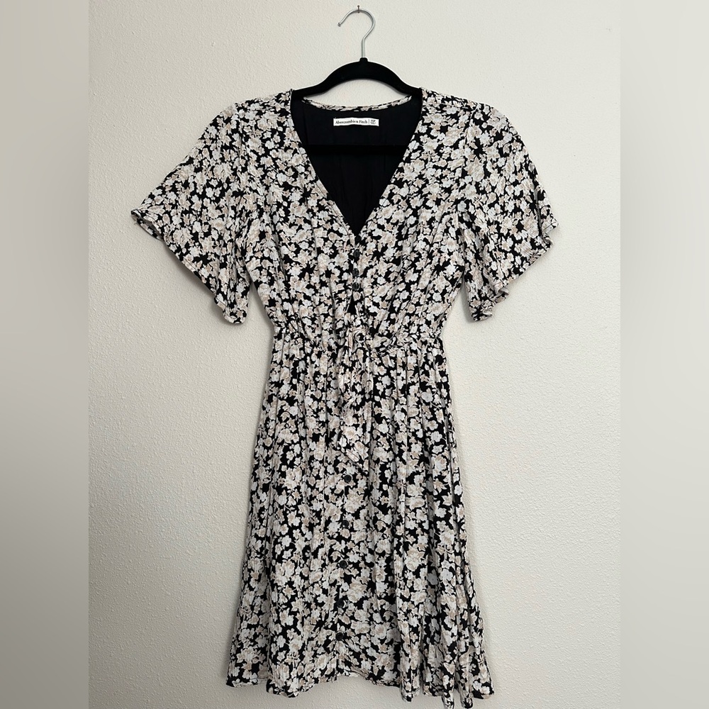 TIE KNOT FRONT FLORAL DRESS